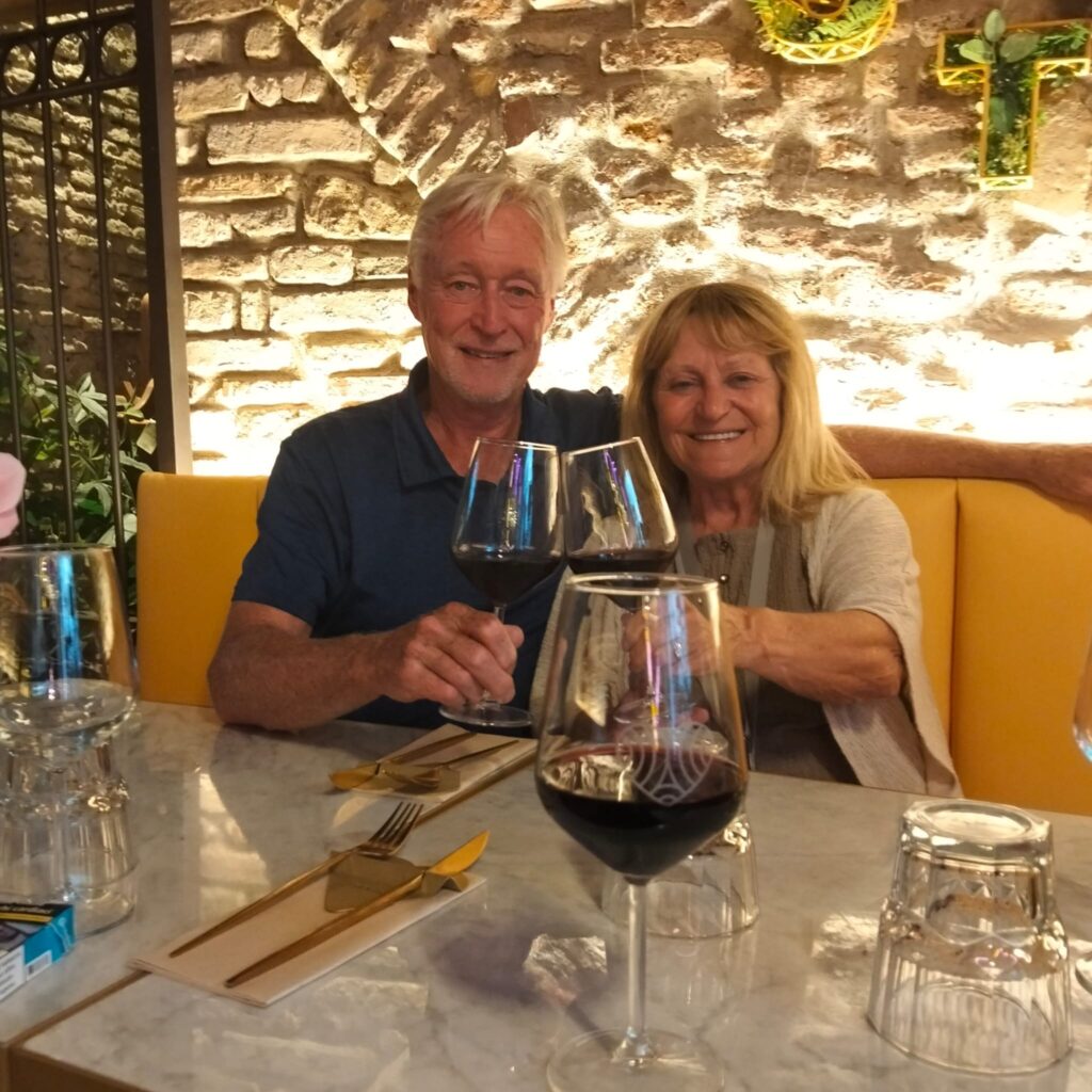 Guests tasting Roman food and wine during a private walking tour in Trastevere